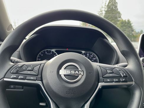 Used 2025 Nissan Sentra SV image 25