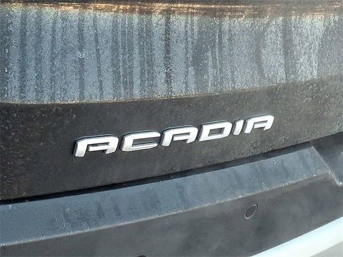 Used 2023 GMC Acadia SLT image 29