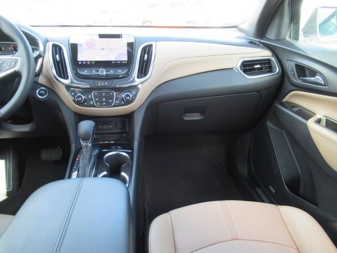 Used 2024 Chevrolet Equinox Premier FWD image 15