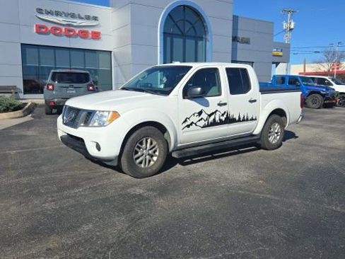 Used 2017 Nissan Frontier SV image 16