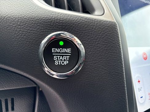 Used 2024 Ford Edge SEL w/ Convenience Package image 29