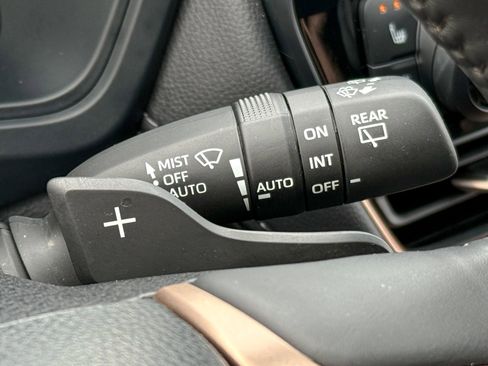 Used 2024 Toyota Grand Highlander AWD Hybrid image 27