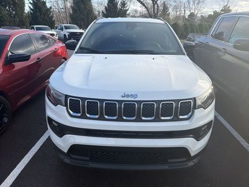 Used 2023 Jeep Compass Latitude image 6