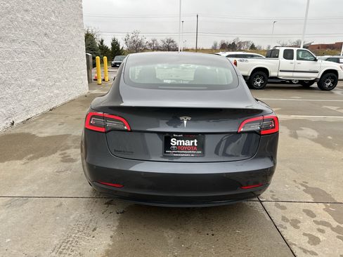 Used 2018 Tesla Model 3 Long Range image 5