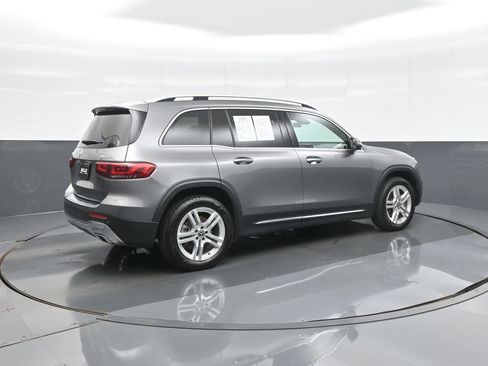 Used 2022 Mercedes-Benz GLB 250 4MATIC image 7