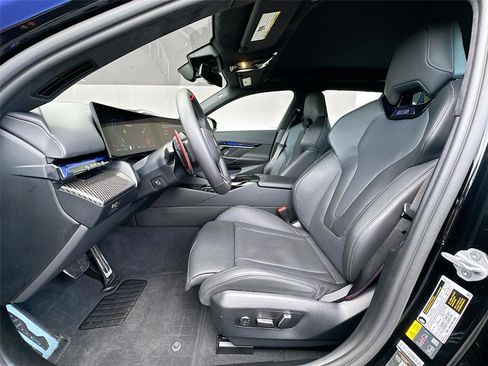 Used 2025 BMW M5 Touring image 22