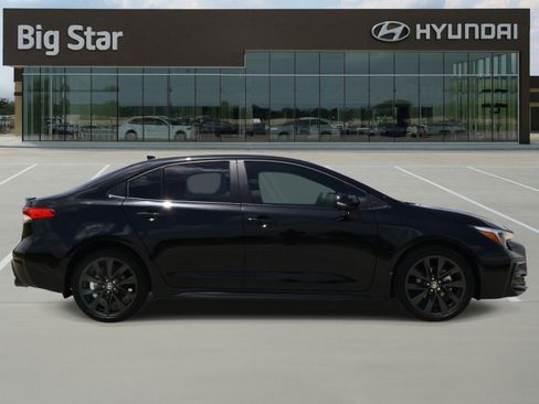 Used 2026 Toyota Corolla SE FWD image 5