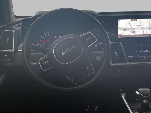 Used 2022 Kia Sorento S w/ Panoramic Sunroof Package AWD/4WD image 6