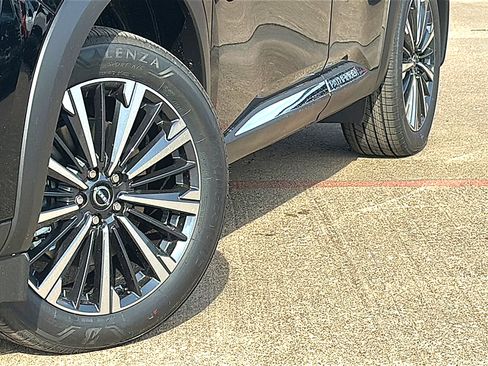 New 2026 Nissan Pathfinder Platinum image 3