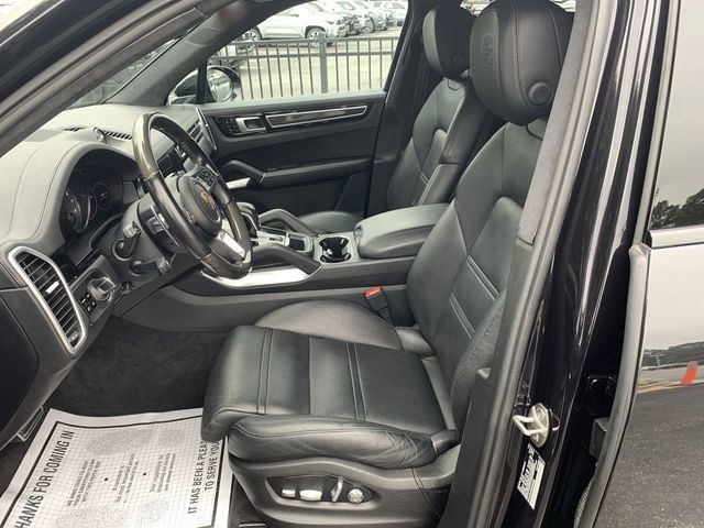 Used 2019 Porsche Cayenne Turbo AWD/4WD image 18