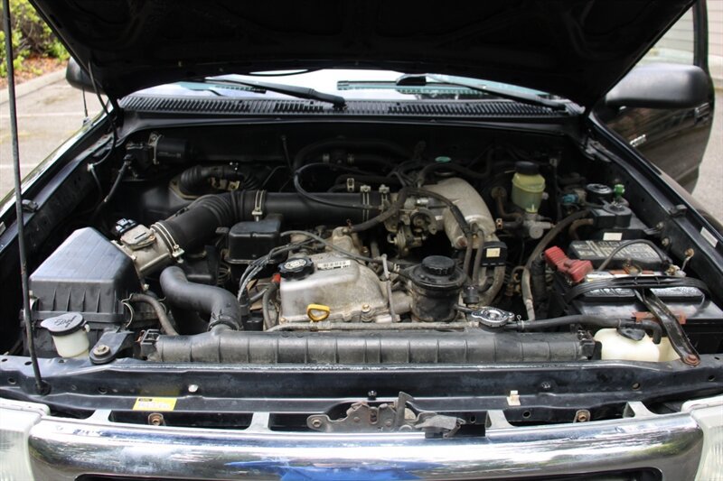 Used 2000 Toyota Tacoma 4x4 Regular Cab image 16