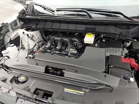 New 2025 Nissan Pathfinder SV image 16