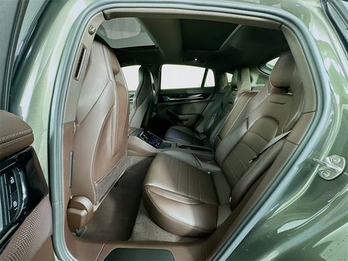 Used 2025 Porsche Panamera 4 image 25