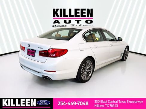 Used 2018 BMW 540i xDrive image 8