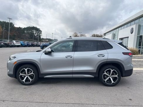 New 2026 Volkswagen Tiguan SE AWD/4WD image 3