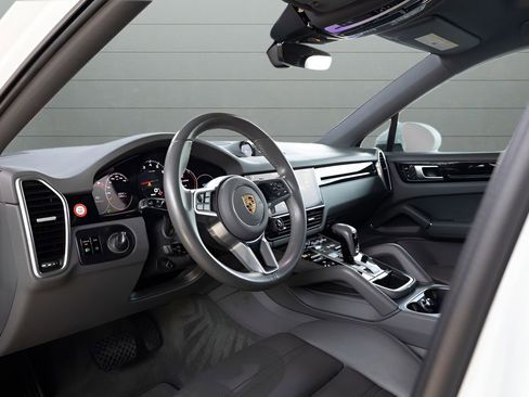 Used 2021 Porsche Cayenne Coupe w/ Premium Package AWD/4WD image 37