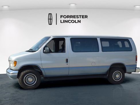 Used 1994 Ford E-350 and Econoline 350 Chateau RWD image 6