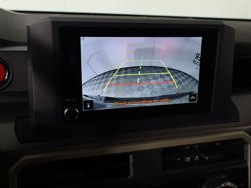 Used 2025 Toyota Tacoma TRD Off-Road image 6