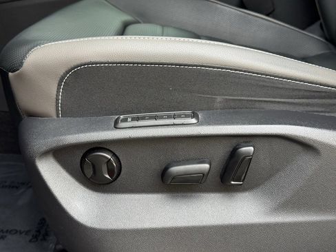 Used 2023 Volkswagen Atlas SEL Premium image 12