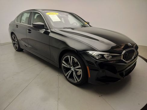 Used 2024 BMW 330i Sedan w/ Premium Package RWD image 2
