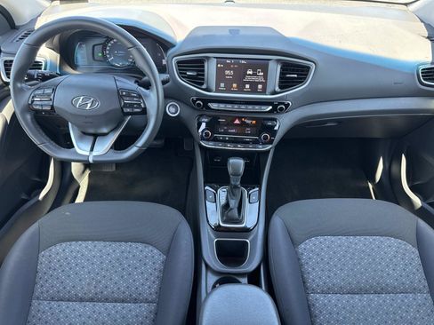 Used 2017 Hyundai Ioniq SEL FWD image 9