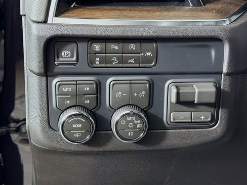 New 2026 Chevrolet Suburban High Country AWD/4WD image 10