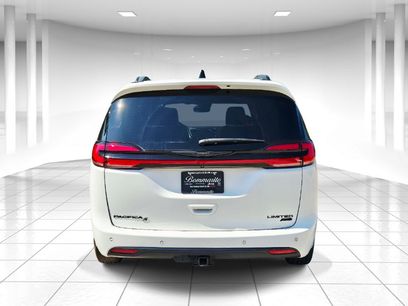 Certified 2024 Chrysler Pacifica Limited w/ S Appearance Package