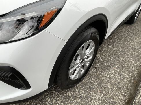 Used 2024 Ford Escape Active AWD/4WD image 9