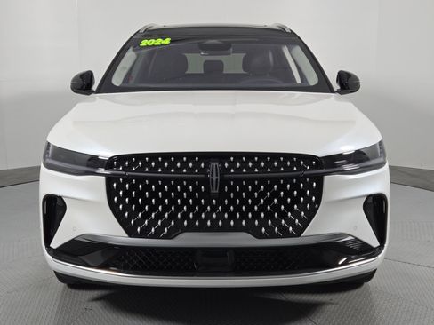 Used 2024 Lincoln Nautilus Reserve w/ Equipment Group 202A image 8