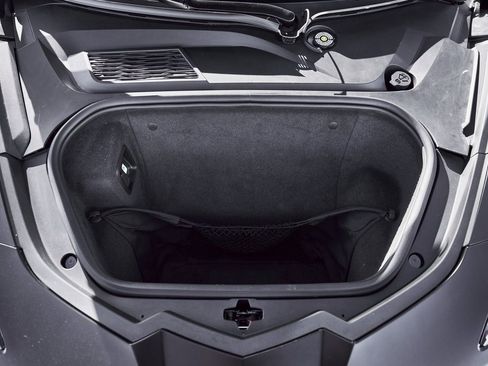 Used 2022 Chevrolet Corvette Stingray w/ Engine Appearance Package image 17