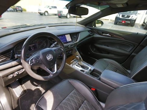 Used 2020 Buick Regal Avenir w/ Driver Confidence Package II FWD image 4