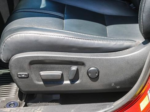 Used 2018 Toyota Highlander SE FWD image 26