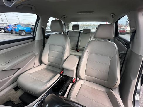 Used 2014 Volkswagen Passat 1.8T Wolfsburg Edition image 11