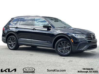 Used 2023 Volkswagen Tiguan SE w/ Panoramic Sunroof Package