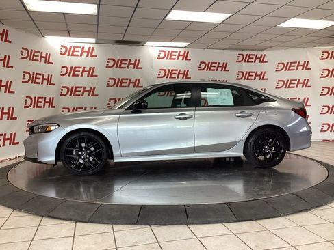 Used 2025 Honda Civic Sport image 4