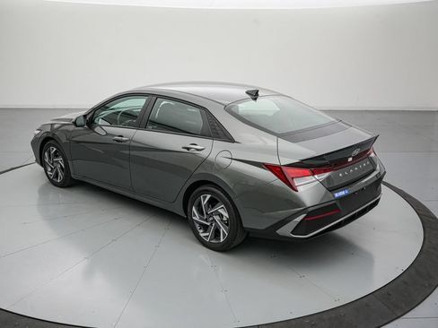 Used 2025 Hyundai Elantra Sport FWD image 6