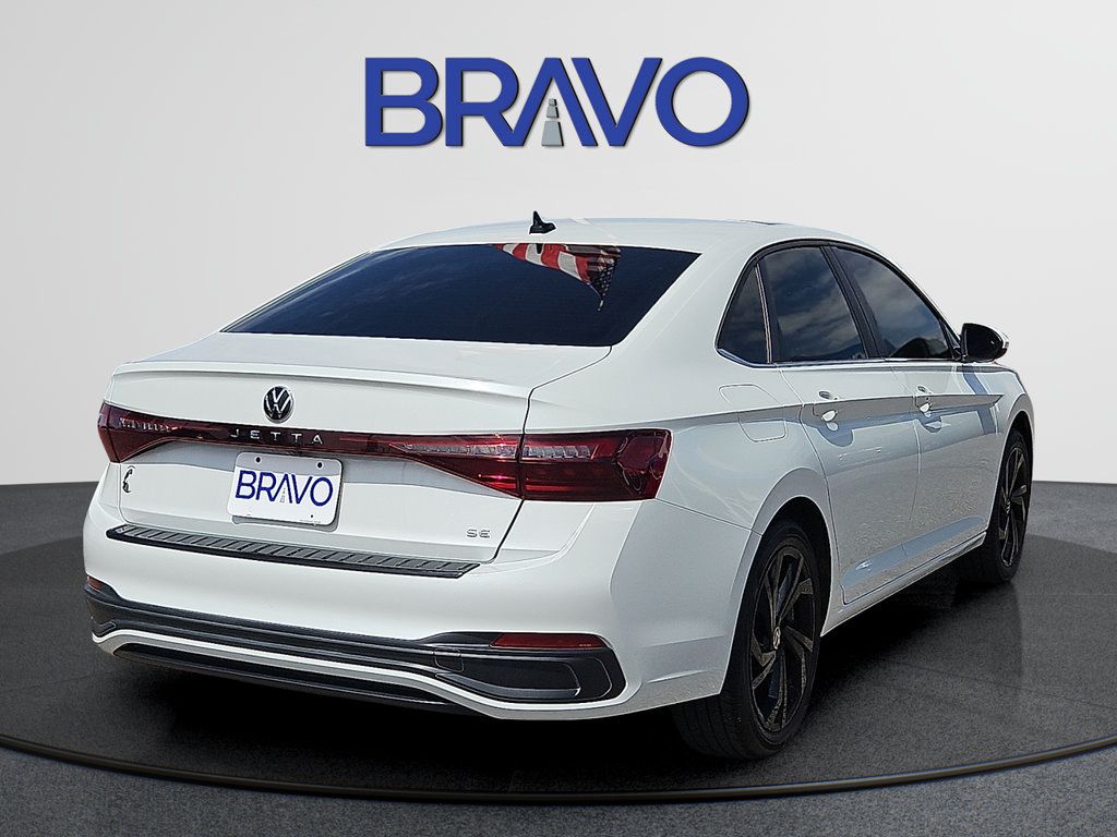 Used 2026 Volkswagen Jetta SE FWD image 4