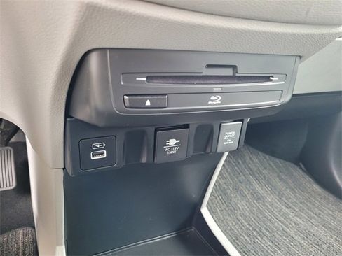 Used 2023 Honda Odyssey Elite image 23