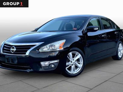Used 2015 Nissan Altima 2.5 SV w/ Convenience Package