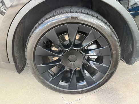 Used 2023 Tesla Model Y Long Range AWD/4WD image 14
