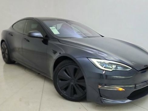 Used 2024 Tesla Model S image 1