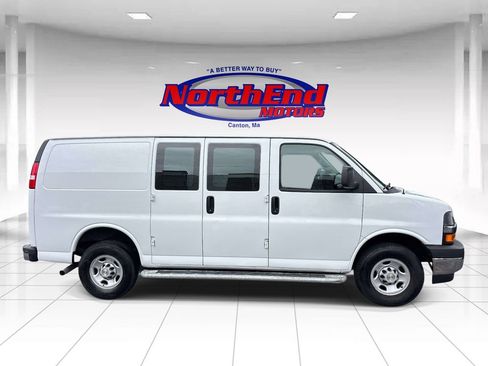 Used 2024 Chevrolet Express 2500 w/ Driver Convenience Package RWD image 2