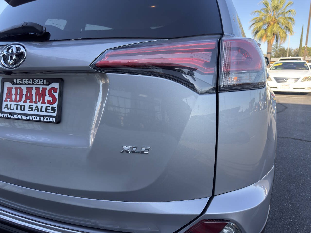 Used 2018 Toyota RAV4 XLE w/ All Weather Liner Package FWD image 24