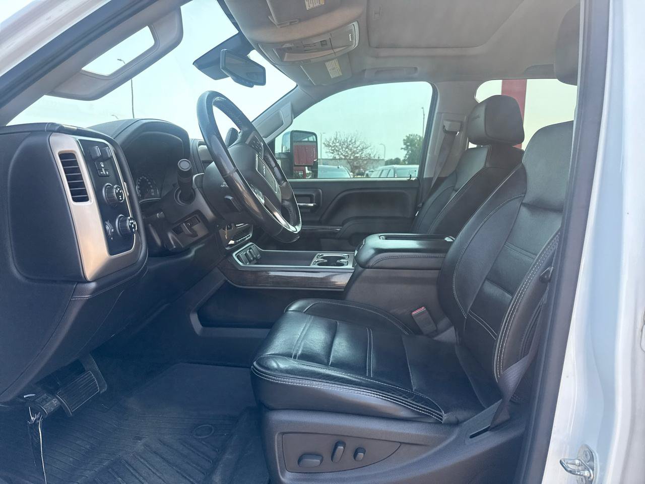 Used 2016 GMC Sierra 2500 Denali w/ Duramax Plus Package AWD/4WD image 11