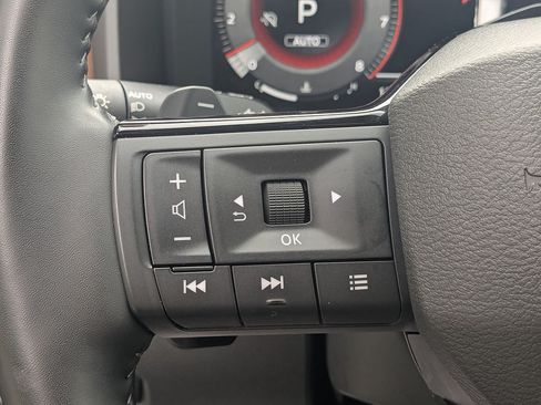 Used 2025 Nissan Rogue Platinum w/ Tech Package AWD/4WD image 17