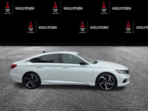 Used 2022 Honda Accord Sport image 2