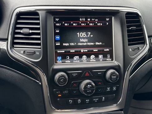 Used 2017 Jeep Grand Cherokee Trailhawk w/ Trailhawk Luxury Group AWD/4WD image 15