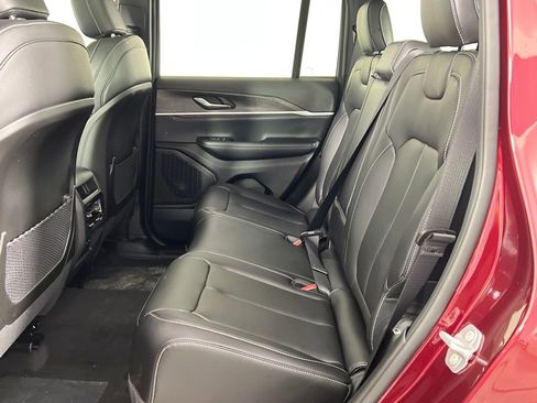 New 2025 Jeep Grand Cherokee Limited image 17