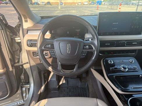 Used 2023 Lincoln Nautilus AWD image 15