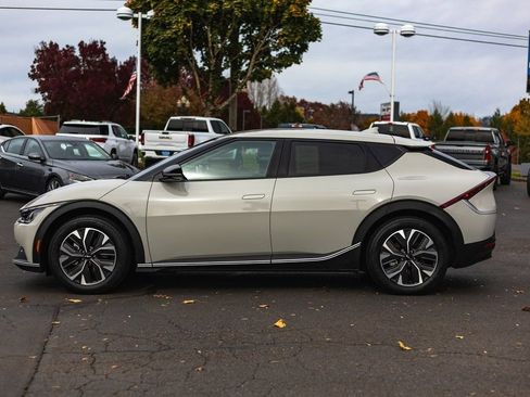 Used 2024 Kia EV6 Light image 31